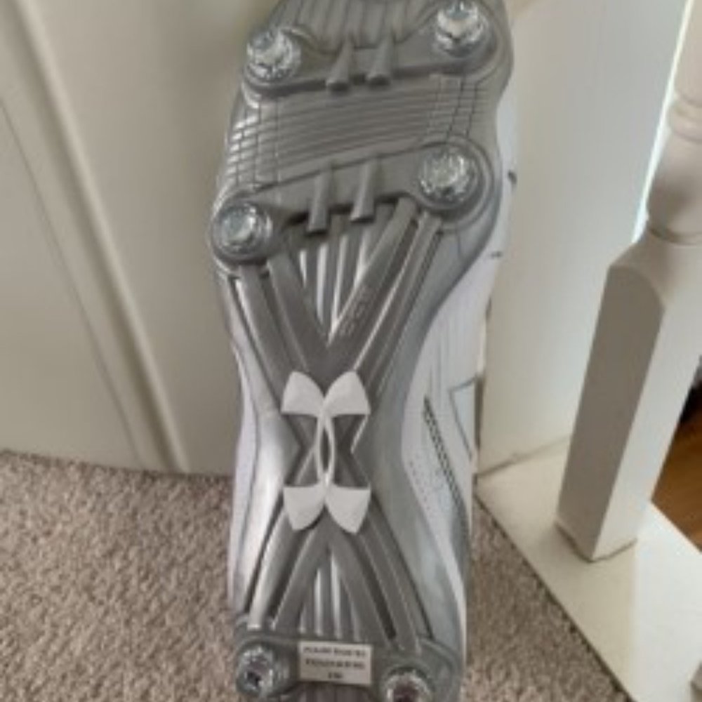Football Cleats - Picture 5 of 6